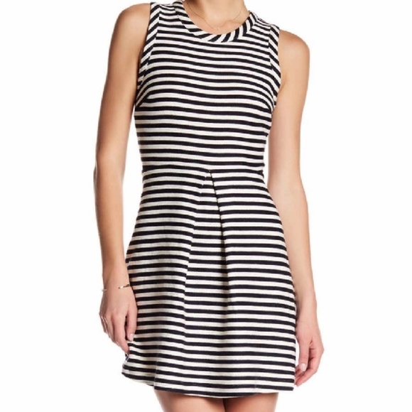 Madewell Dresses & Skirts - Madewell Afternoon Fit and Flare Knit Dress Small